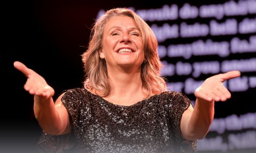 Birgit Denk lädt zum „Allgesang" | WEIHNACHTEN