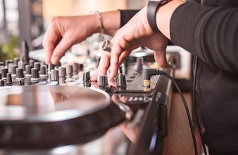 Kunsthauscafe- Live Dj Set