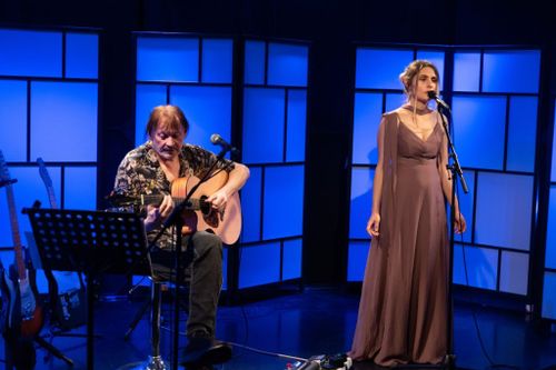 Milica Vujadinovic voc. /Fritz Kres git.