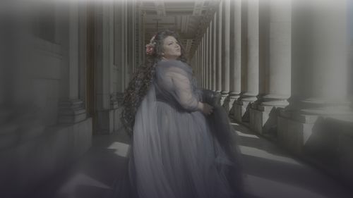 HYPNOTISCH vom Kseniia Nikolaieva
