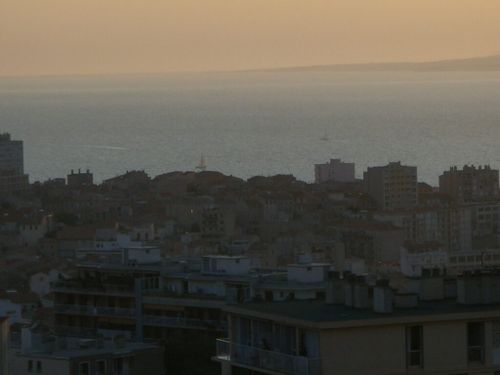 Live Konzert: momo [mɔmɑ͂]